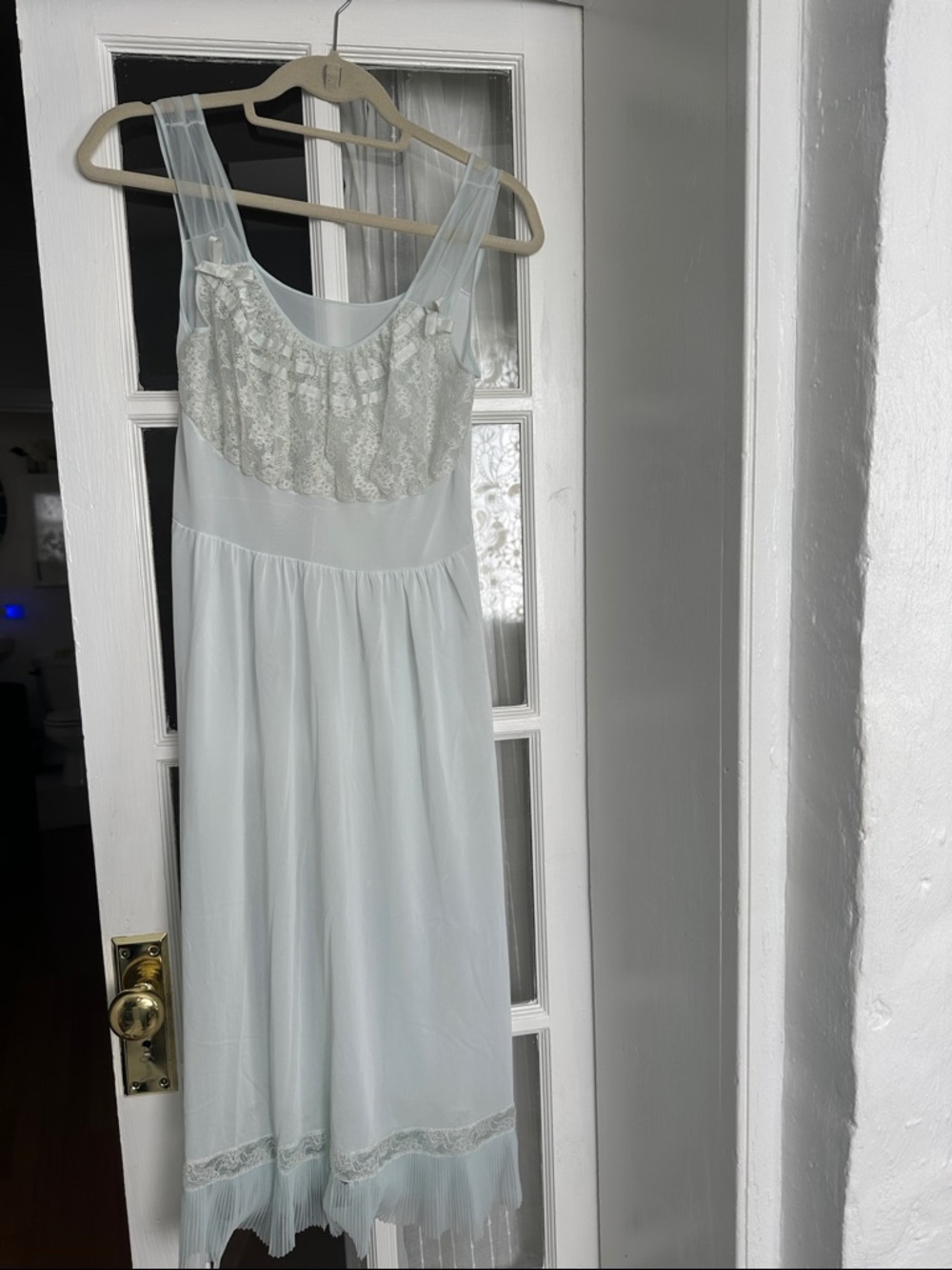 Vintage from 40’s mint Lace-Trim shear